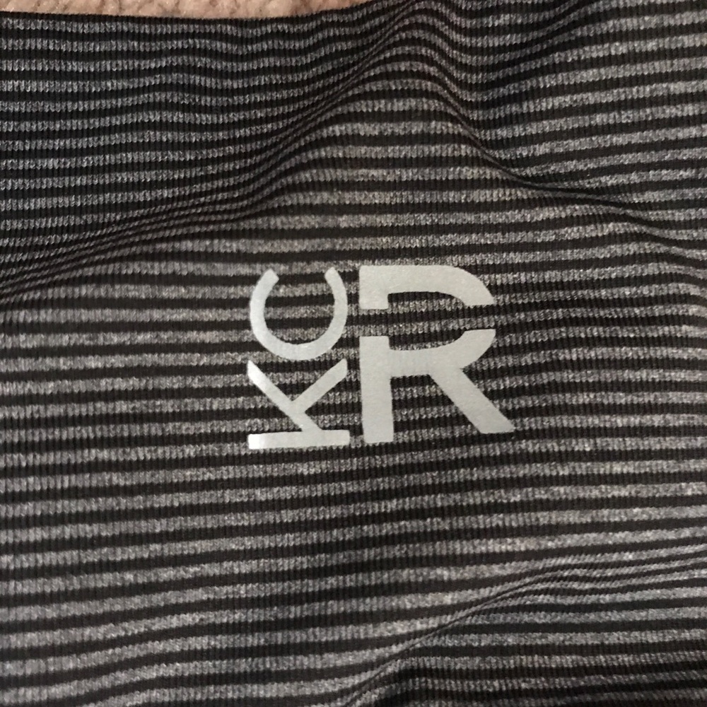 Small Mesh Panel Legging - Picture 6 of 8